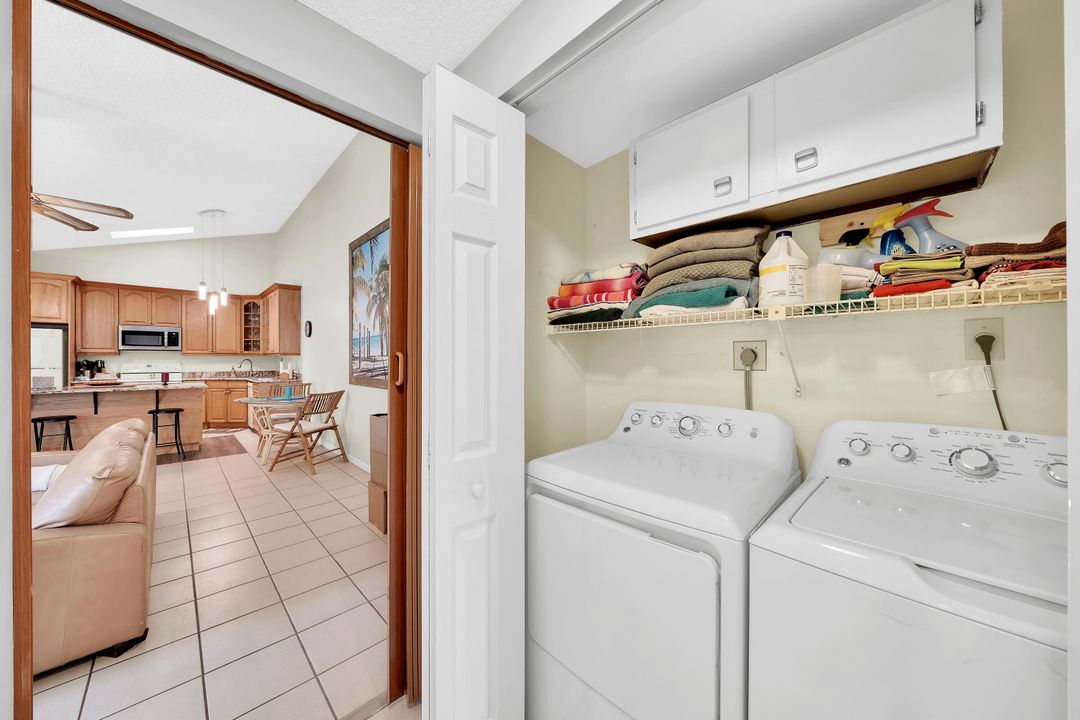 For Sale: $535,000 (2 beds, 2 baths, 1100 Square Feet)