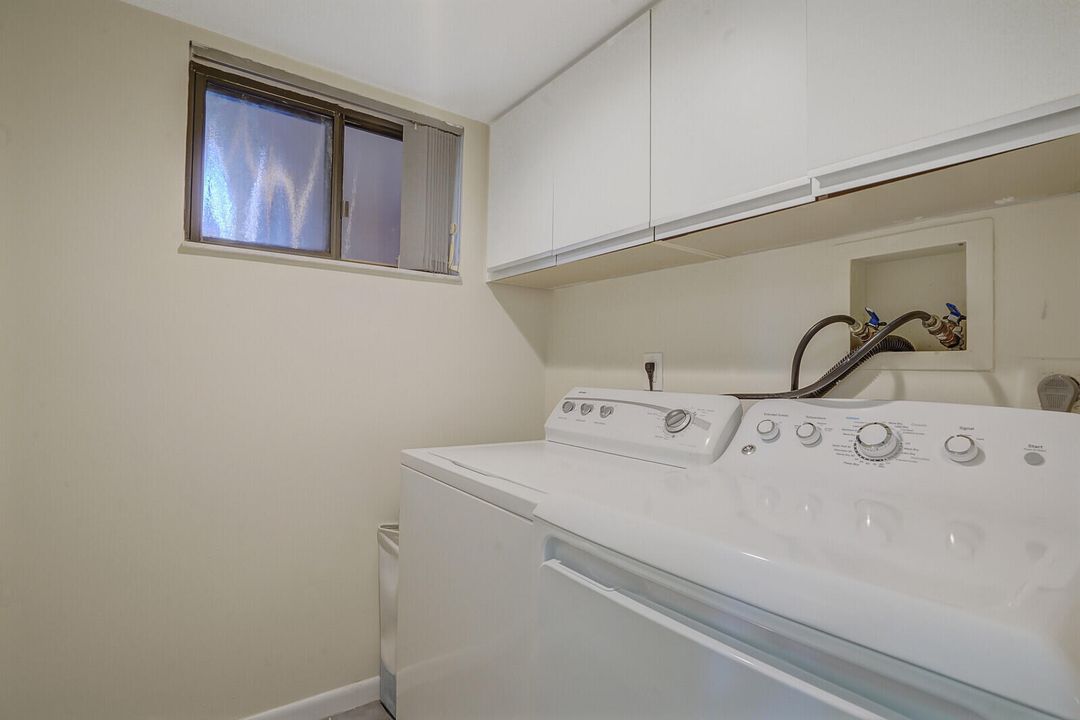 For Sale: $343,900 (2 beds, 2 baths, 1829 Square Feet)