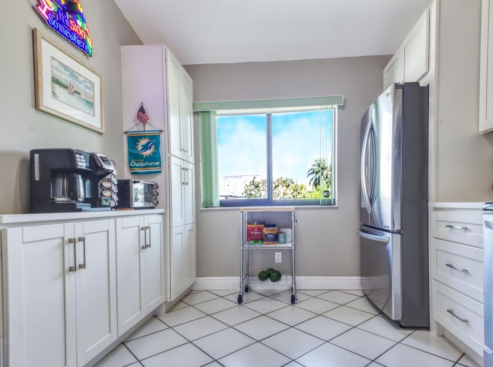 For Sale: $409,900 (2 beds, 2 baths, 1348 Square Feet)