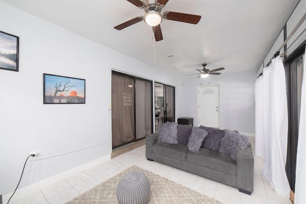 For Sale: $575,000 (3 beds, 2 baths, 1536 Square Feet)