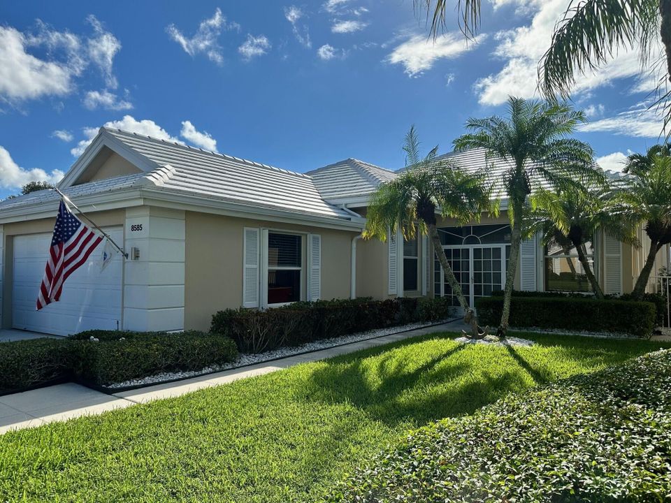 For Sale: $695,000 (3 beds, 2 baths, 1577 Square Feet)