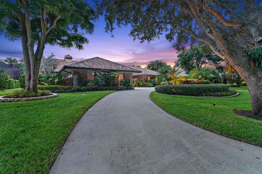 For Sale: $1,684,000 (3 beds, 3 baths, 2712 Square Feet)