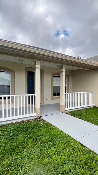 For Rent: $2,600 (3 beds, 2 baths, 2035 Square Feet)