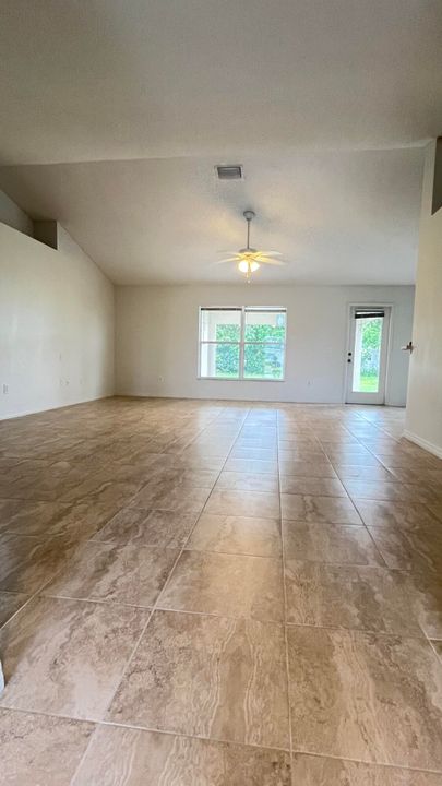 For Rent: $2,600 (3 beds, 2 baths, 2035 Square Feet)