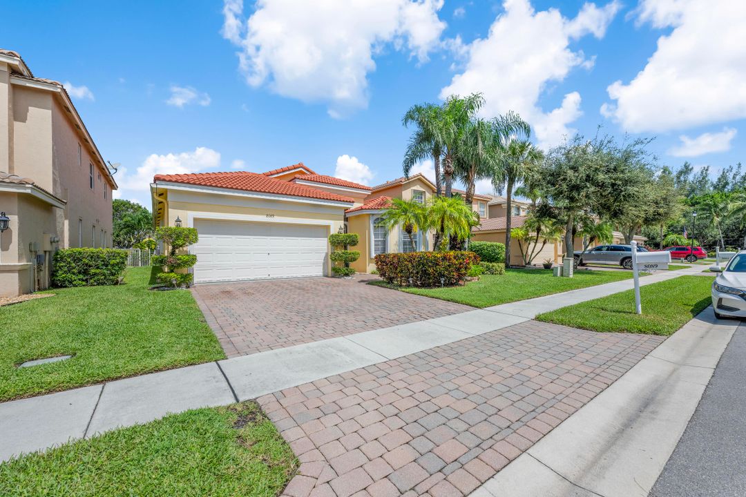 For Sale: $629,900 (3 beds, 2 baths, 1990 Square Feet)