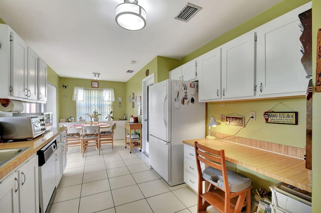 For Sale: $354,900 (2 beds, 2 baths, 1346 Square Feet)