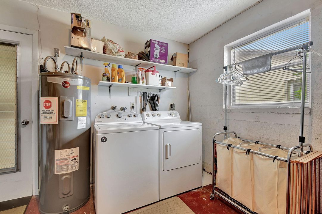 For Sale: $354,900 (2 beds, 2 baths, 1346 Square Feet)