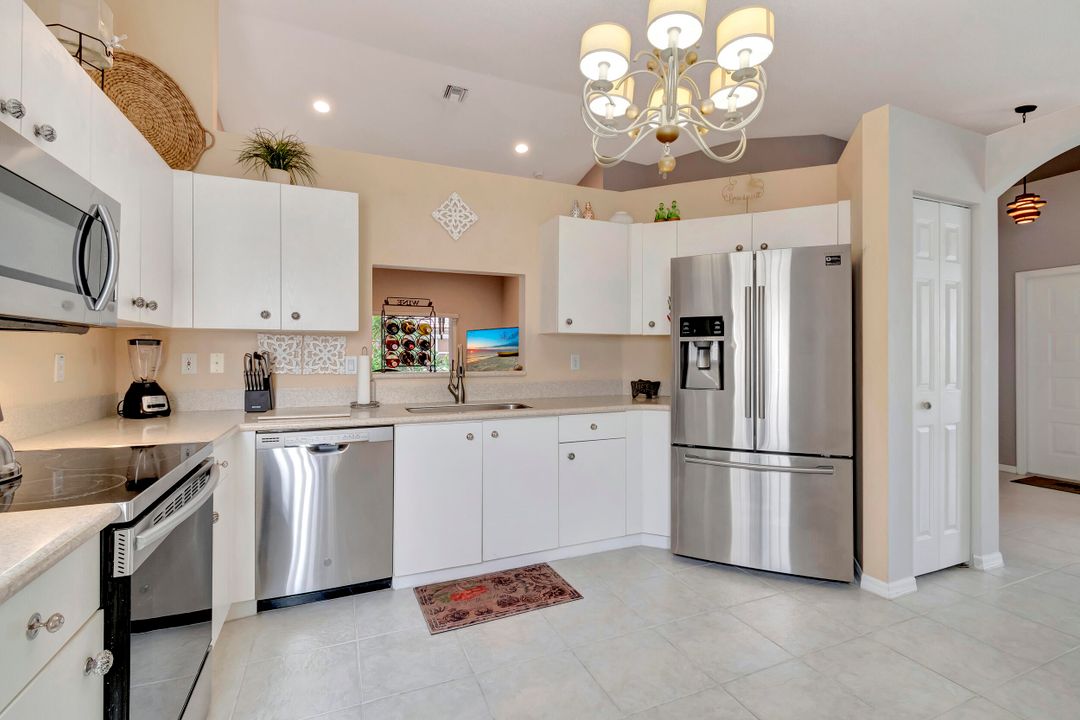 Active With Contract: $4,000 (3 beds, 2 baths, 1555 Square Feet)