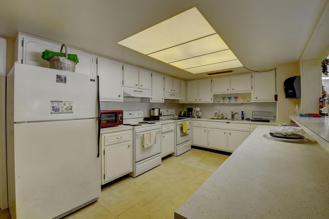 For Sale: $189,000 (2 beds, 2 baths, 1014 Square Feet)