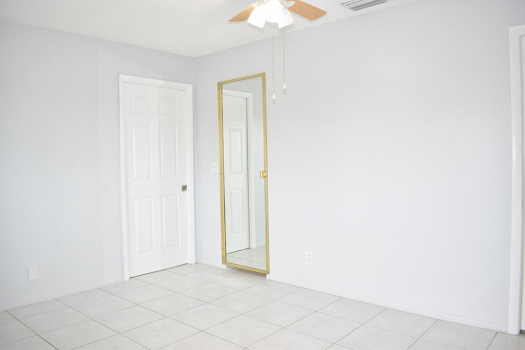 For Sale: $168,000 (2 beds, 2 baths, 999 Square Feet)