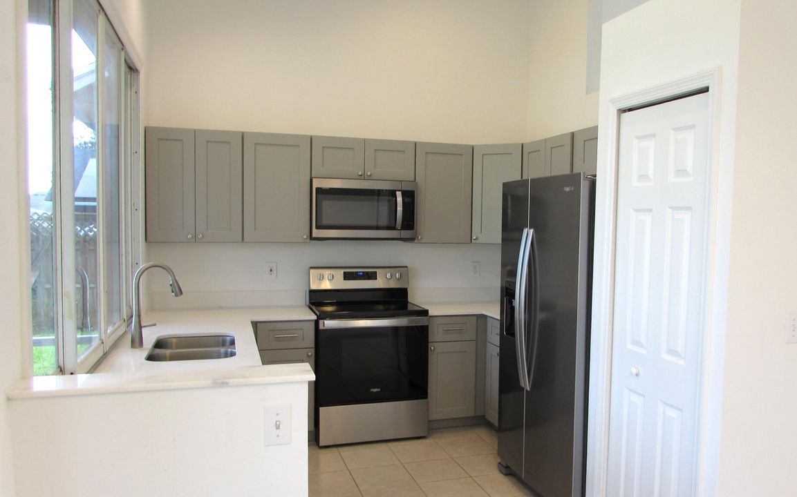 For Rent: $2,400 (3 beds, 2 baths, 1236 Square Feet)