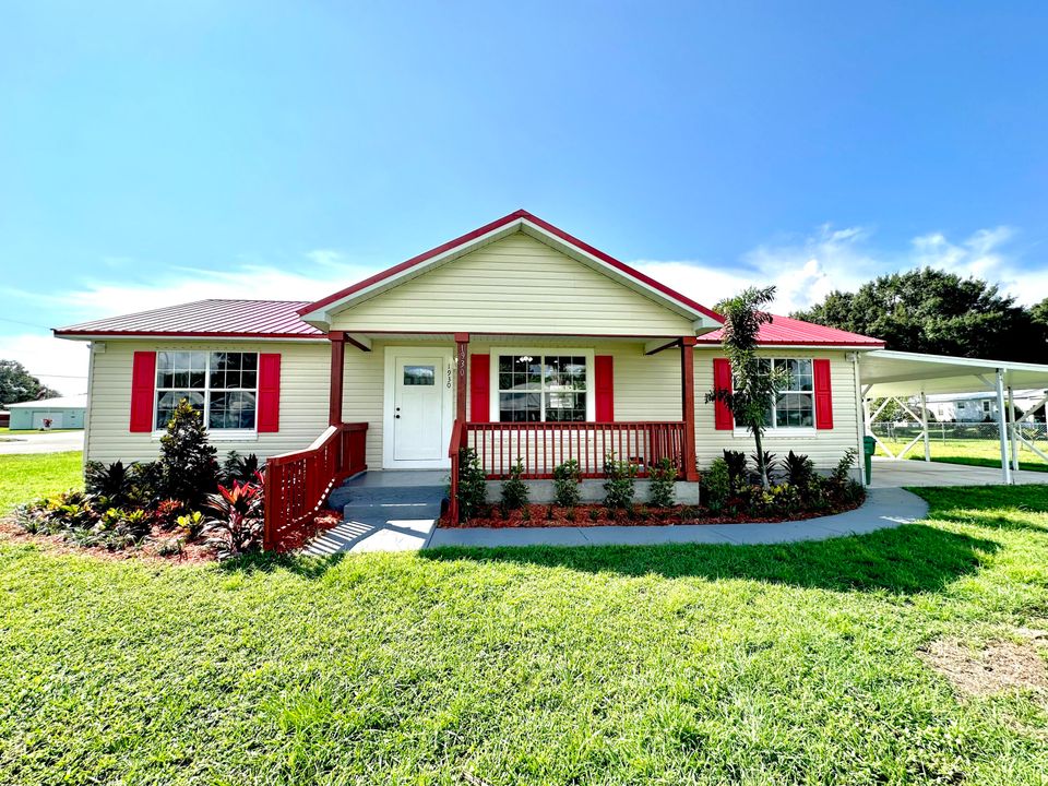 For Sale: $272,000 (3 beds, 2 baths, 1200 Square Feet)