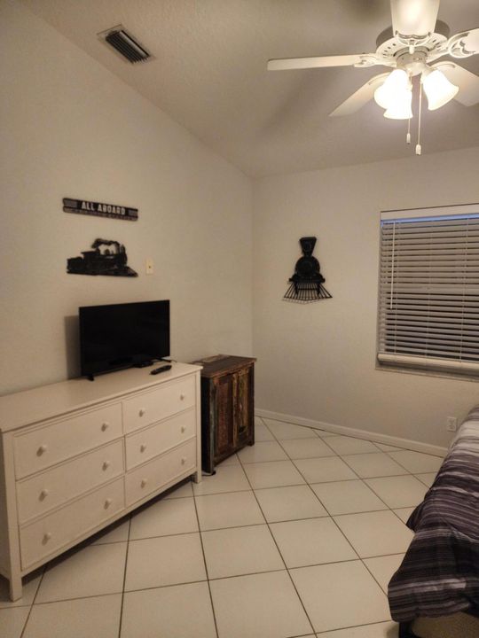 For Rent: $3,500 (3 beds, 2 baths, 1692 Square Feet)