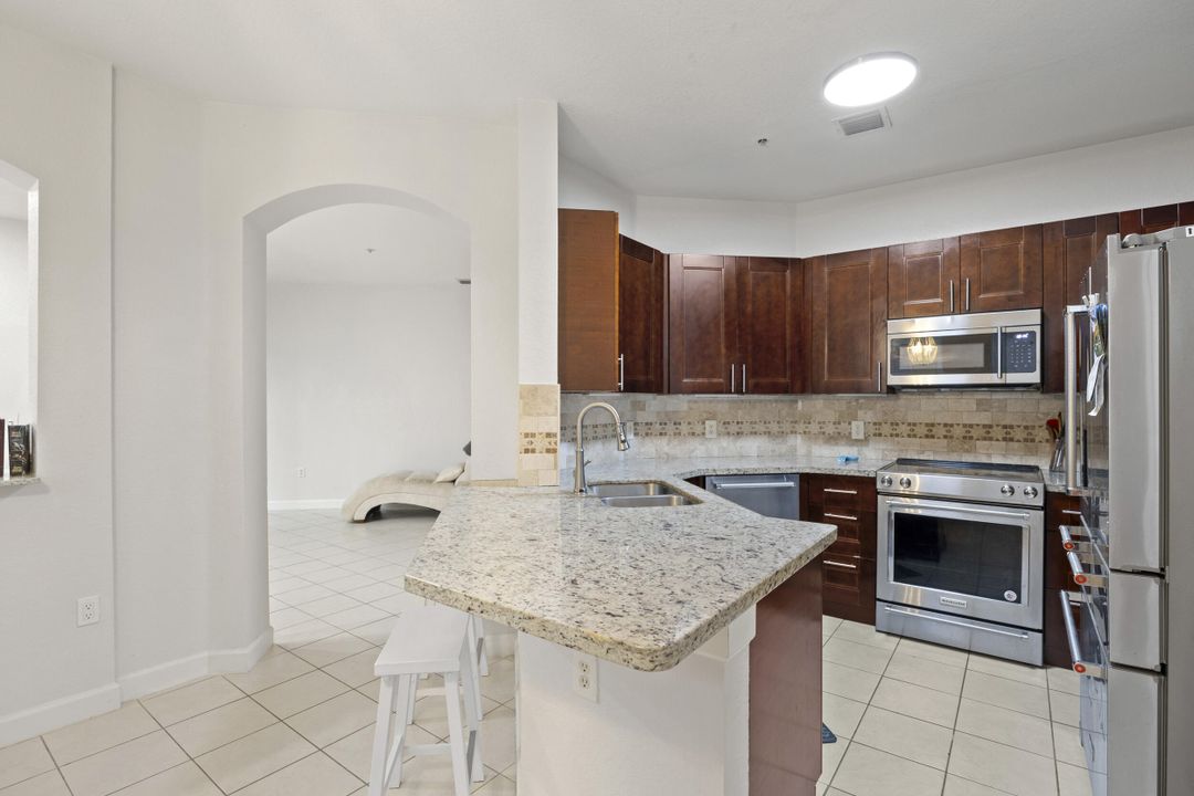 For Sale: $367,000 (3 beds, 2 baths, 1604 Square Feet)