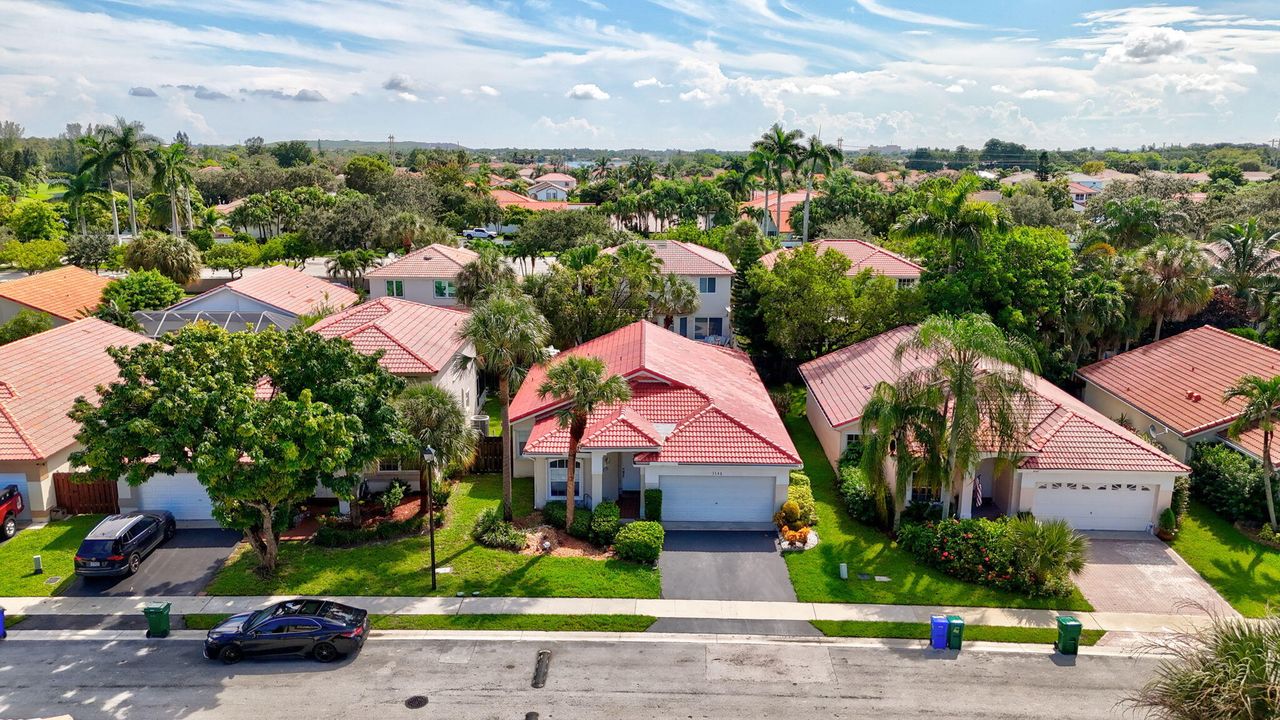 For Sale: $550,000 (3 beds, 2 baths, 1685 Square Feet)