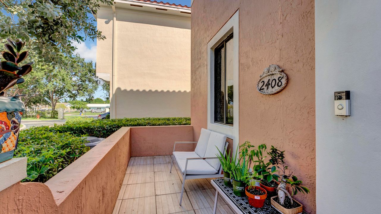 Active With Contract: $3,500 (3 beds, 2 baths, 1990 Square Feet)