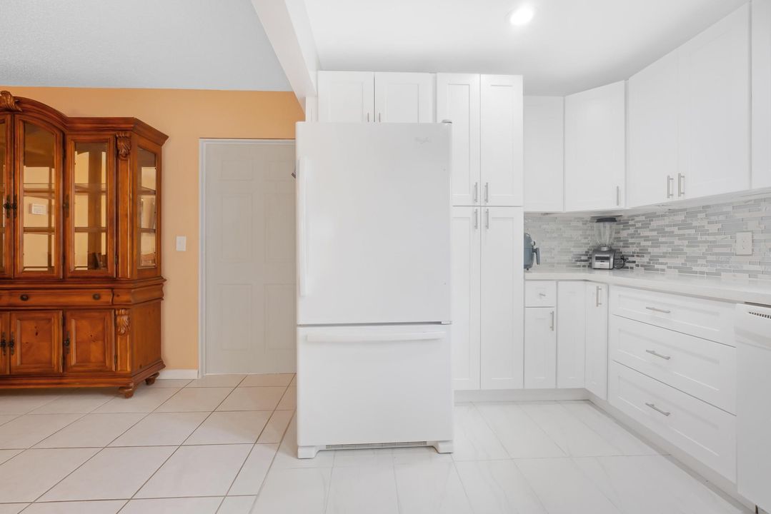 En Venta: $350,000 (2 camas, 2 baños, 1381 Pies cuadrados)