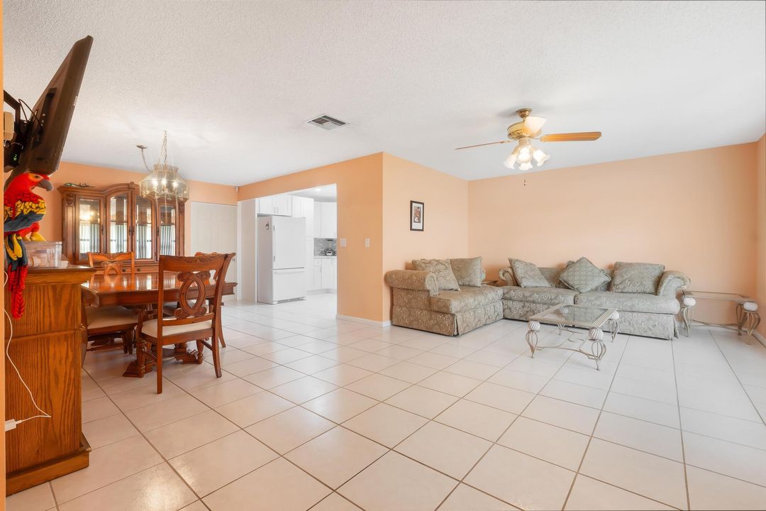 For Sale: $350,000 (2 beds, 2 baths, 1381 Square Feet)