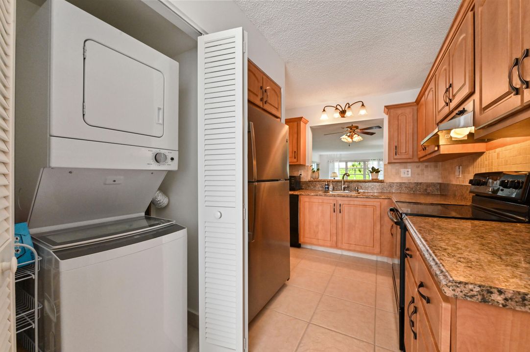 For Sale: $179,000 (2 beds, 2 baths, 1198 Square Feet)