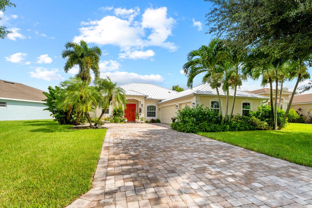 For Sale: $799,000 (4 beds, 3 baths, 2142 Square Feet)