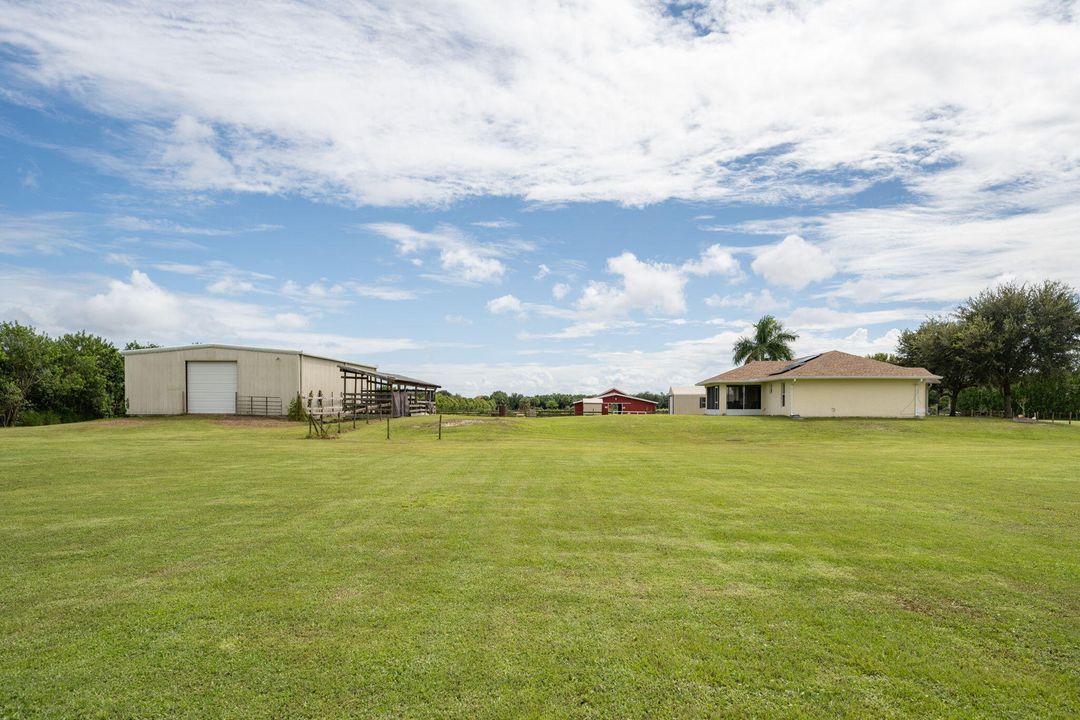 For Sale: $899,999 (3 beds, 2 baths, 1422 Square Feet)