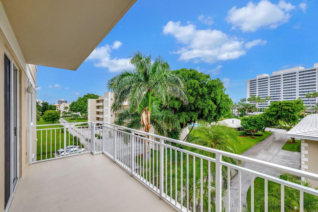 For Sale: $995,000 (3 beds, 2 baths, 2275 Square Feet)