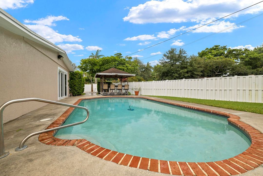 For Sale: $725,000 (3 beds, 2 baths, 2118 Square Feet)