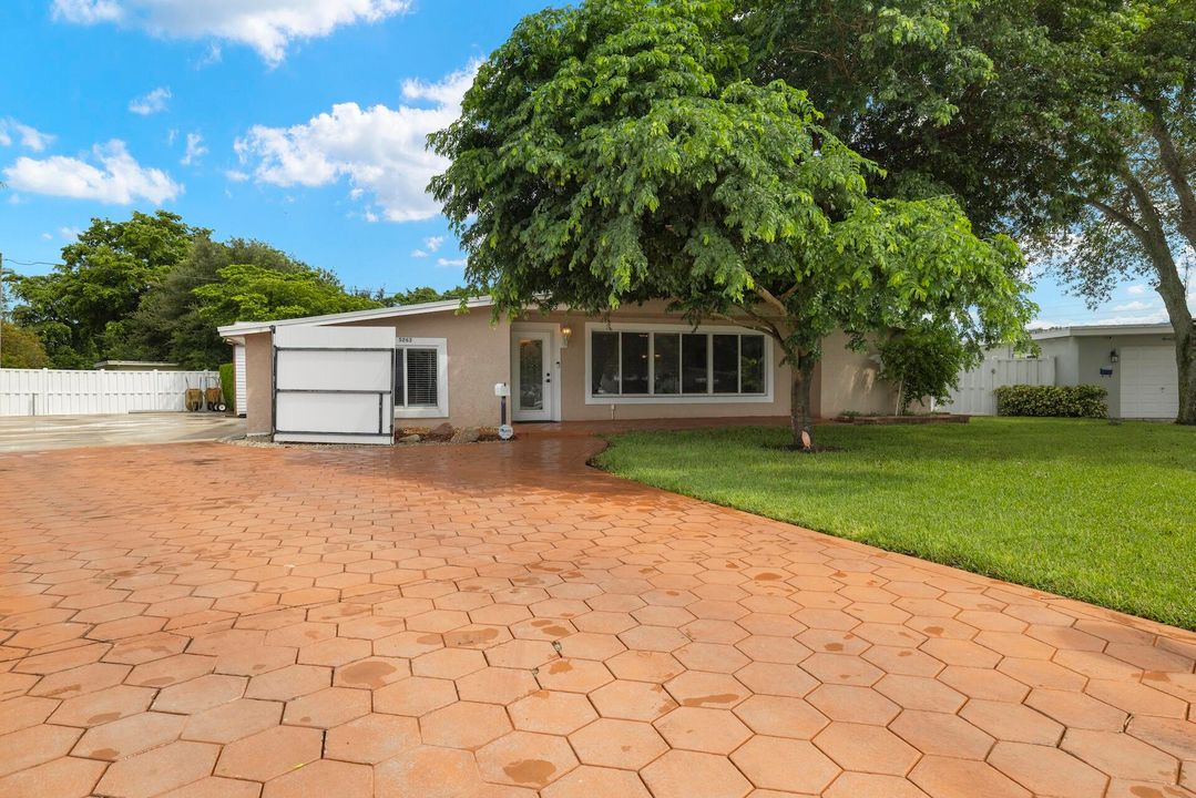 For Sale: $725,000 (3 beds, 2 baths, 2118 Square Feet)