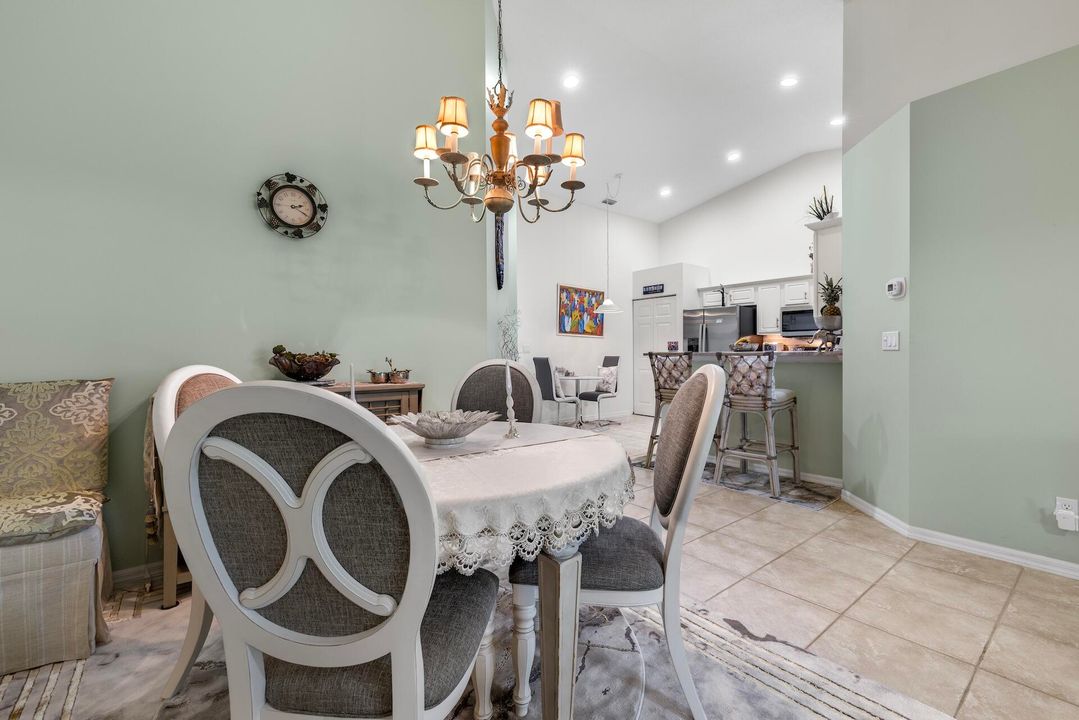 For Sale: $399,900 (2 beds, 2 baths, 1368 Square Feet)