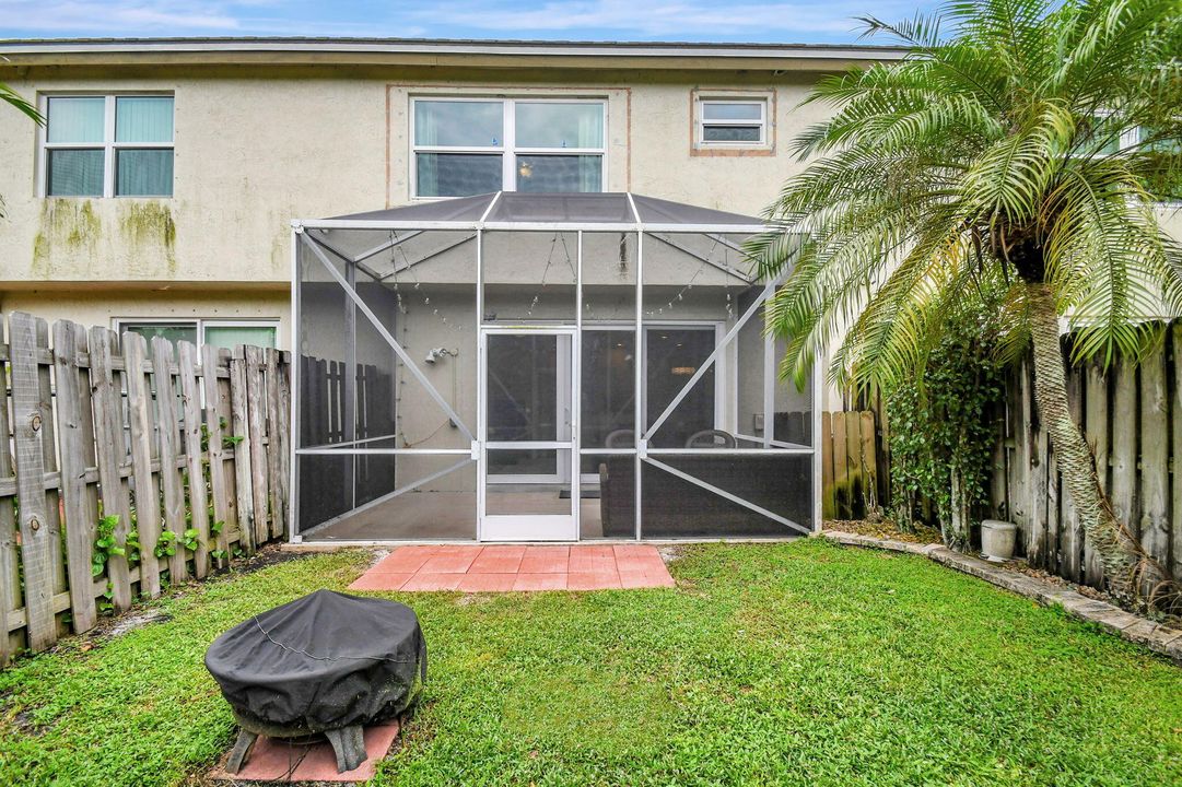 For Sale: $455,000 (3 beds, 2 baths, 1559 Square Feet)