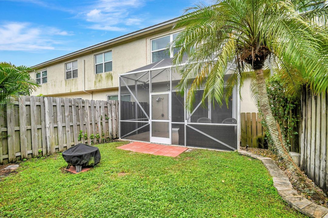 For Sale: $455,000 (3 beds, 2 baths, 1559 Square Feet)