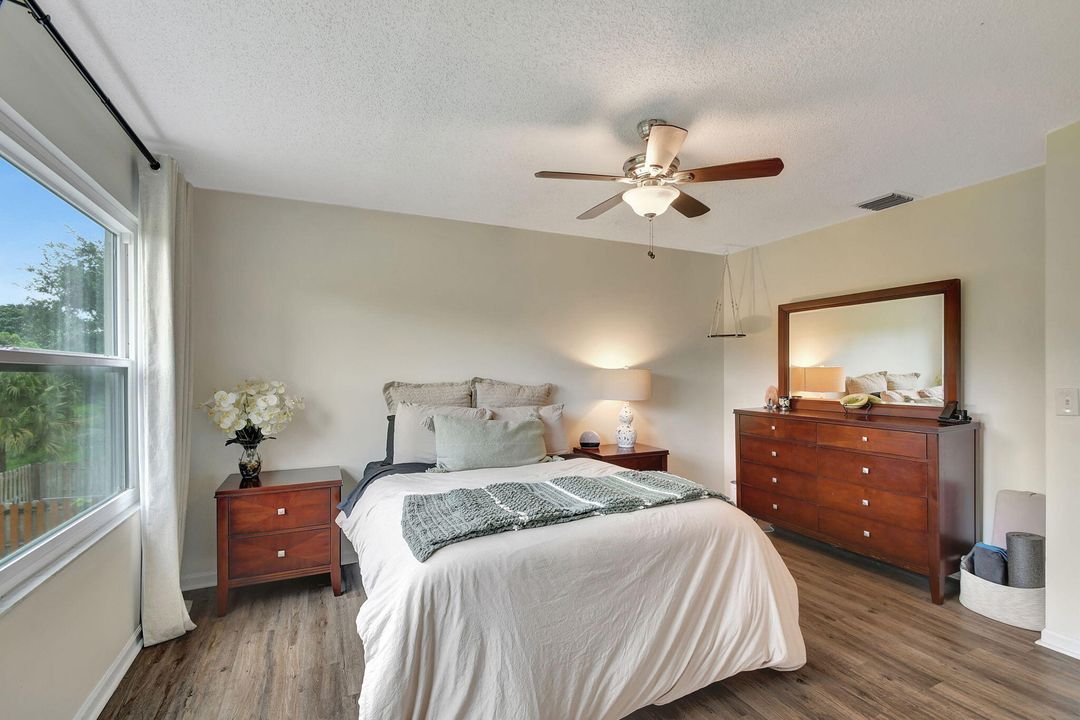 For Sale: $455,000 (3 beds, 2 baths, 1559 Square Feet)