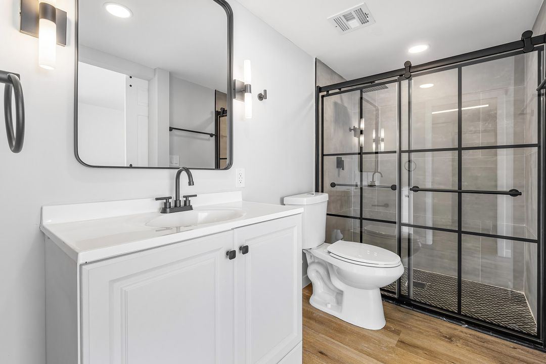 For Sale: $342,000 (2 beds, 2 baths, 1294 Square Feet)