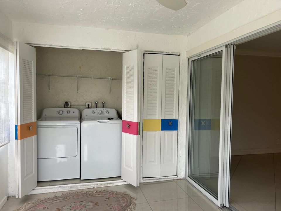 For Sale: $229,000 (2 beds, 2 baths, 1050 Square Feet)