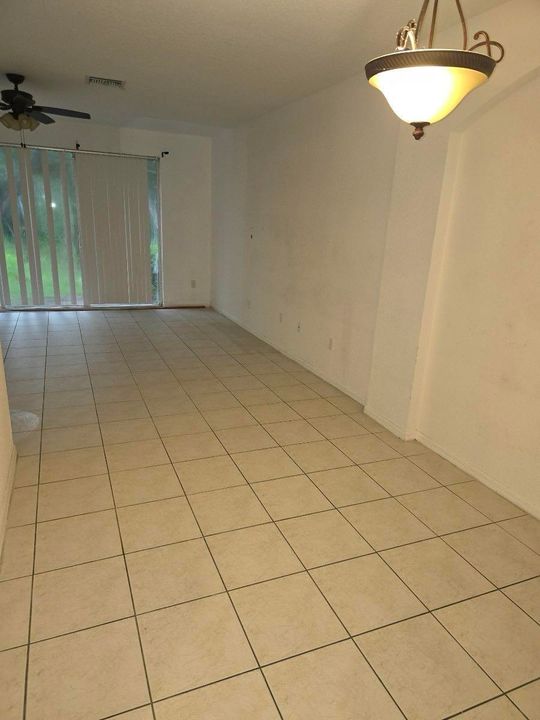 For Rent: $2,495 (3 beds, 2 baths, 1711 Square Feet)