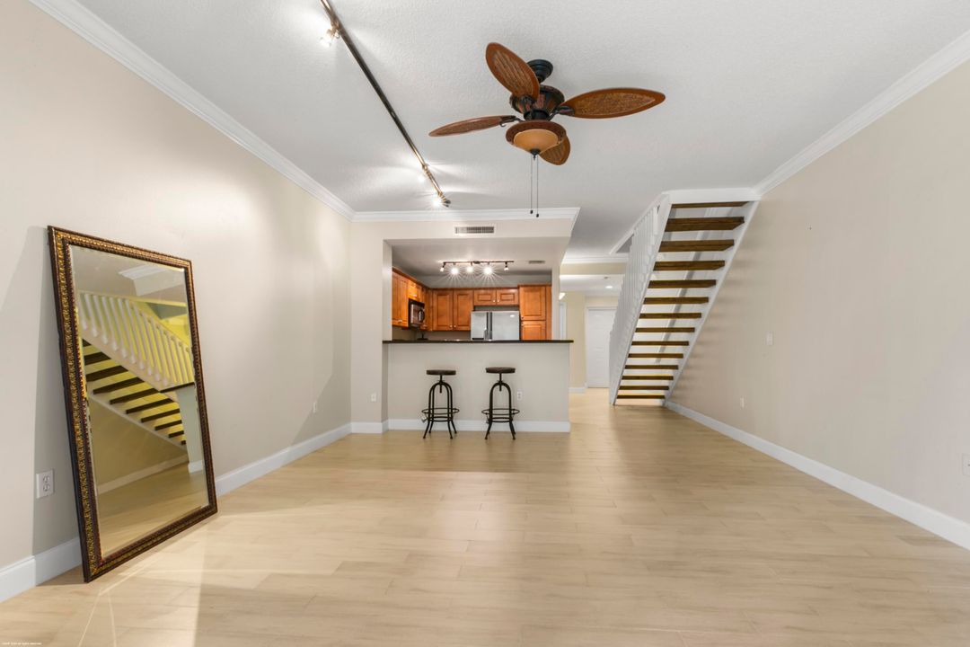 For Sale: $530,000 (2 beds, 2 baths, 1427 Square Feet)