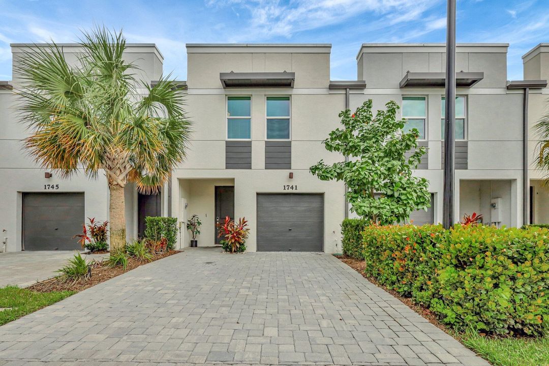 For Sale: $429,000 (3 beds, 2 baths, 1454 Square Feet)