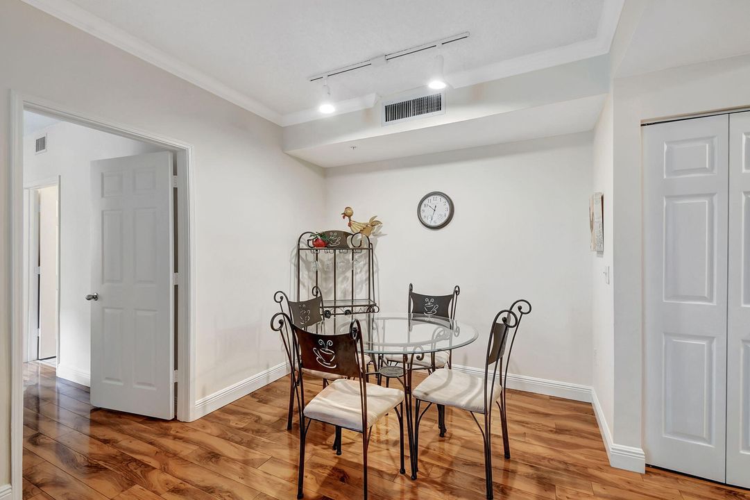 For Sale: $499,000 (2 beds, 2 baths, 1140 Square Feet)