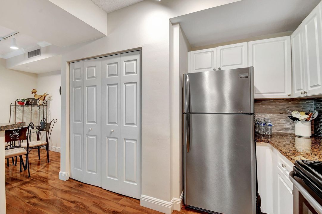 For Sale: $499,000 (2 beds, 2 baths, 1140 Square Feet)