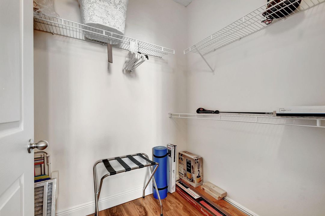 For Sale: $499,000 (2 beds, 2 baths, 1140 Square Feet)