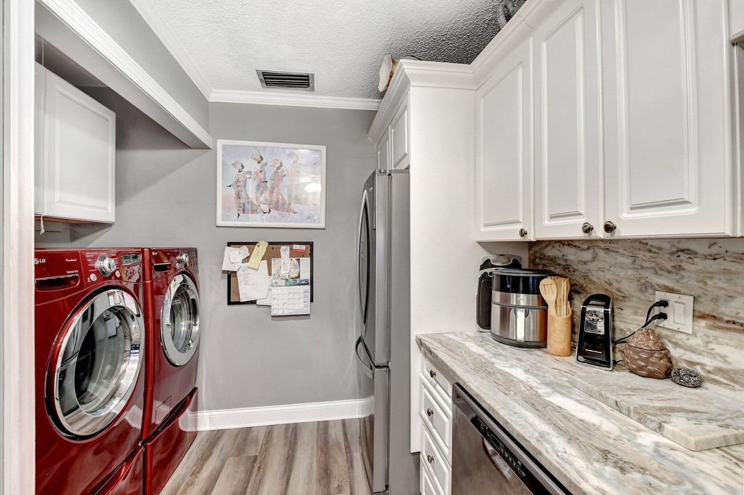 Active With Contract: $249,000 (2 beds, 2 baths, 1200 Square Feet)