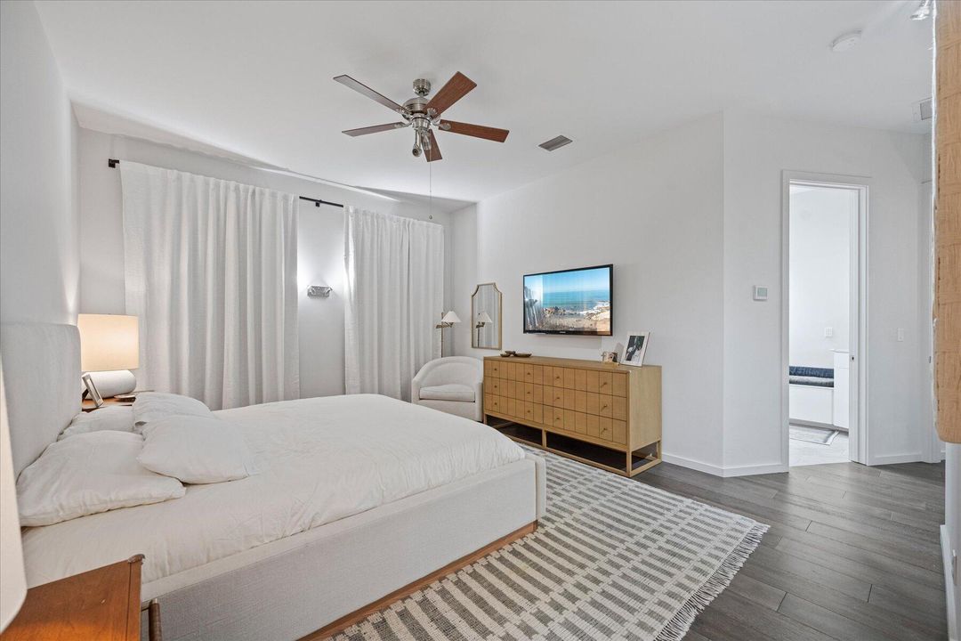 For Sale: $1,599,000 (2 beds, 2 baths, 2569 Square Feet)