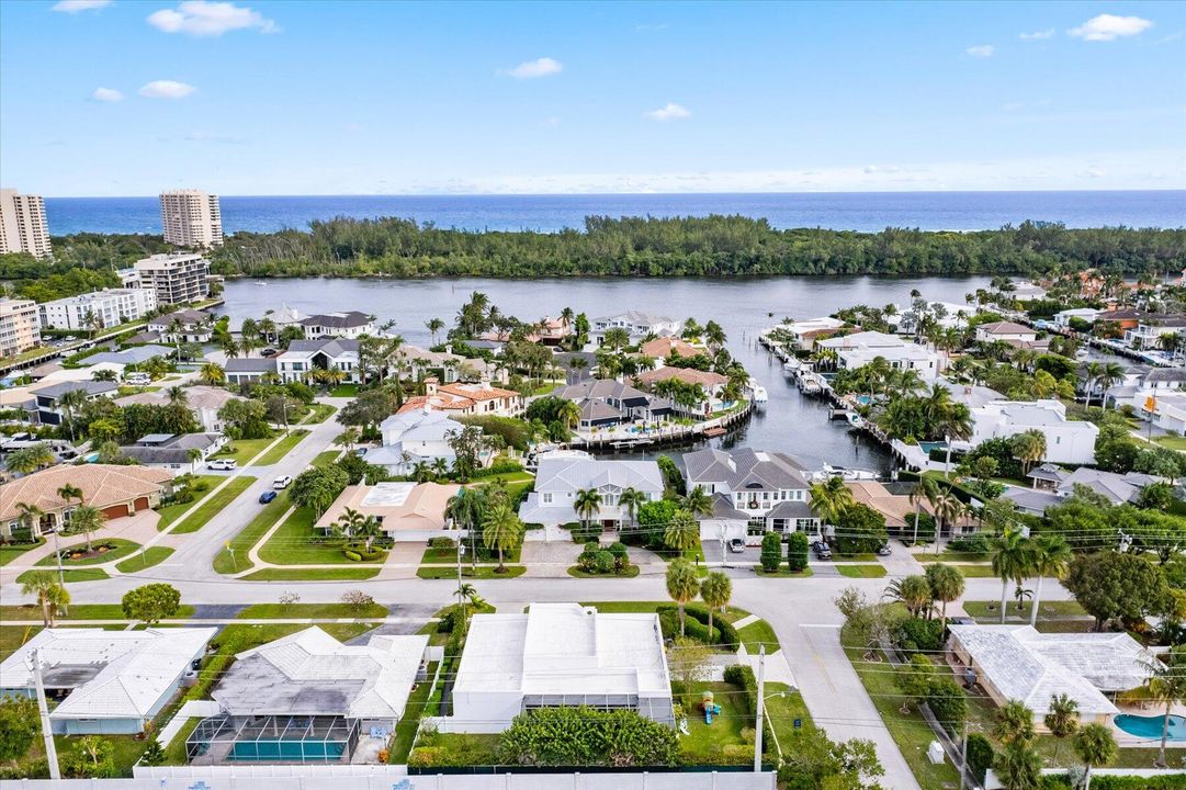 For Sale: $1,599,000 (2 beds, 2 baths, 2569 Square Feet)