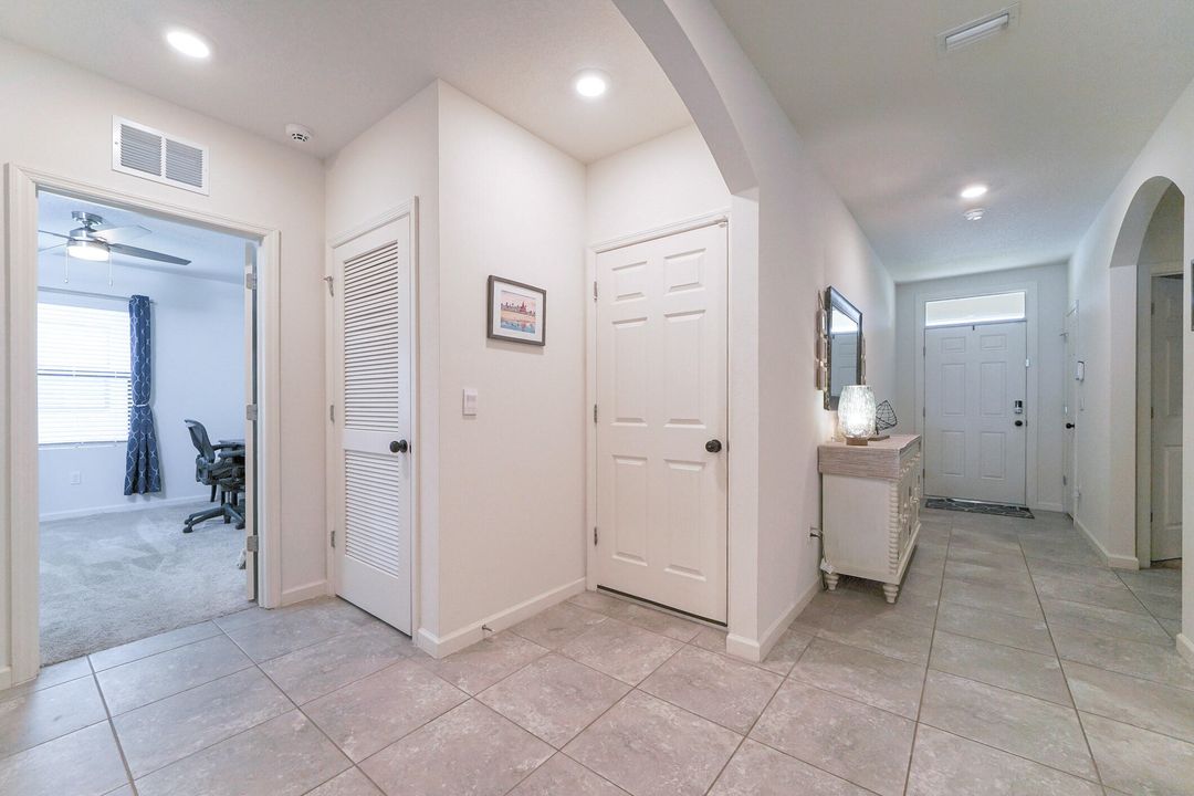 For Sale: $430,000 (4 beds, 2 baths, 1934 Square Feet)