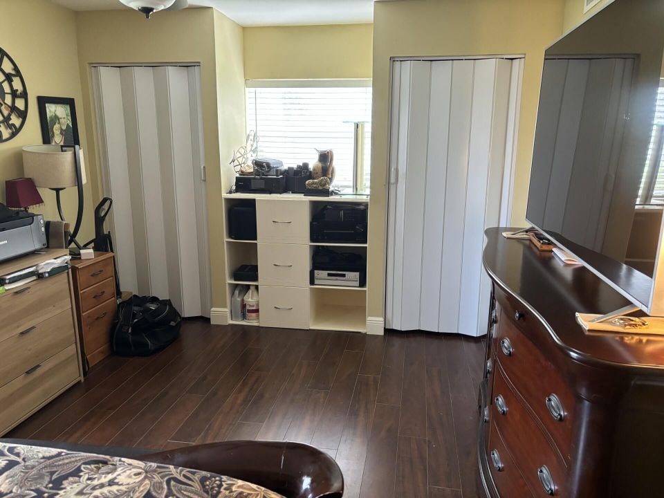 For Sale: $129,999 (1 beds, 1 baths, 720 Square Feet)