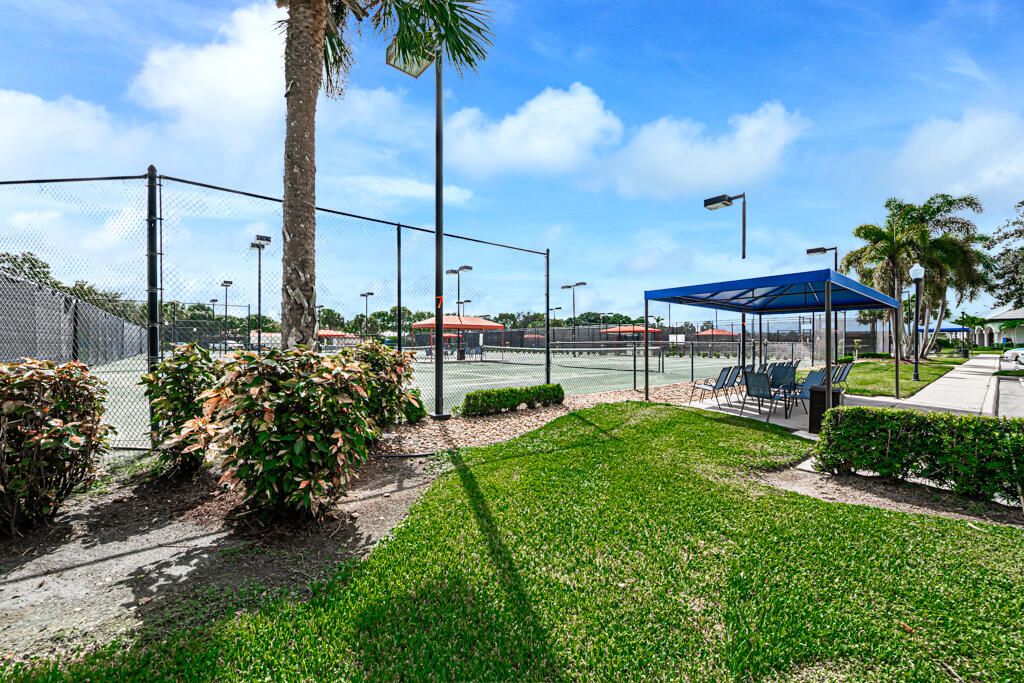 For Sale: $435,000 (3 beds, 2 baths, 1600 Square Feet)