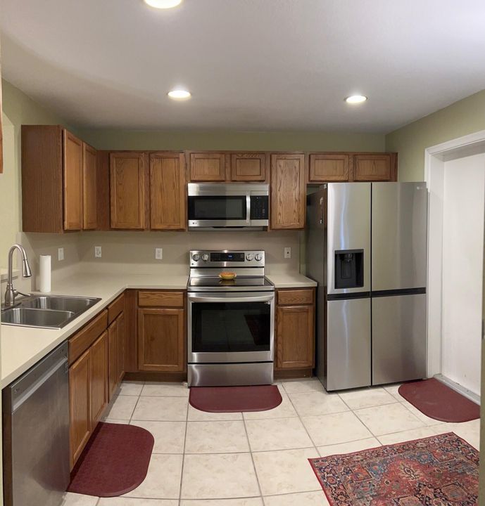 For Sale: $380,000 (3 beds, 2 baths, 1571 Square Feet)