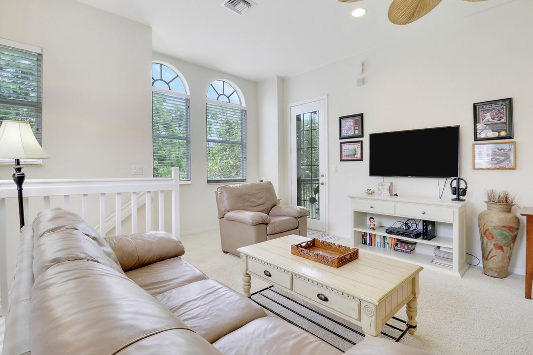 For Sale: $450,000 (3 beds, 2 baths, 1461 Square Feet)