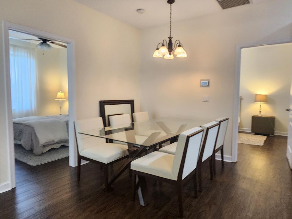 For Sale: $317,000 (3 beds, 2 baths, 1060 Square Feet)