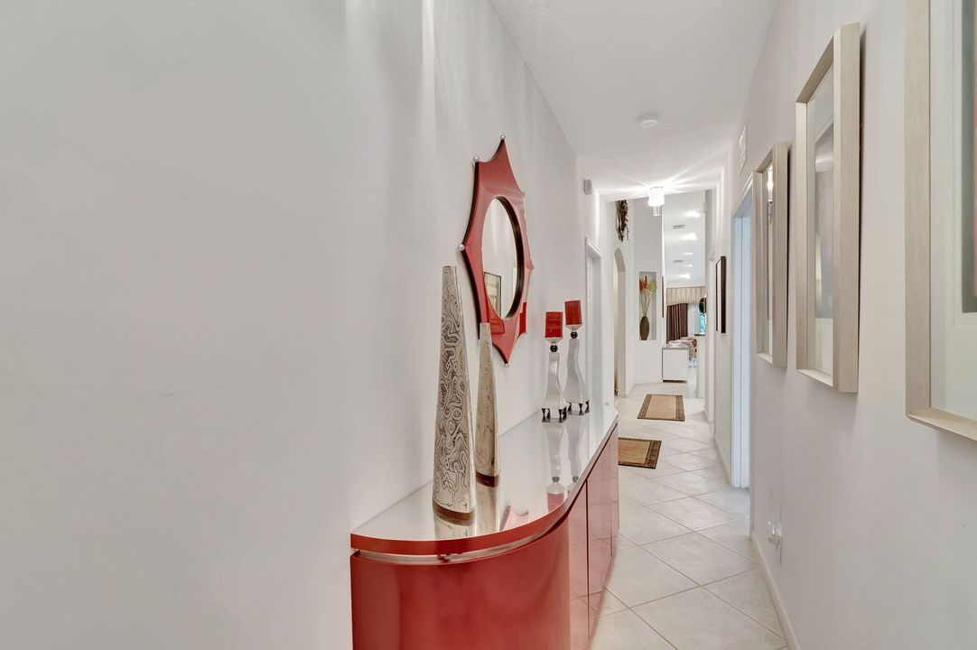 For Sale: $359,900 (2 beds, 2 baths, 1259 Square Feet)